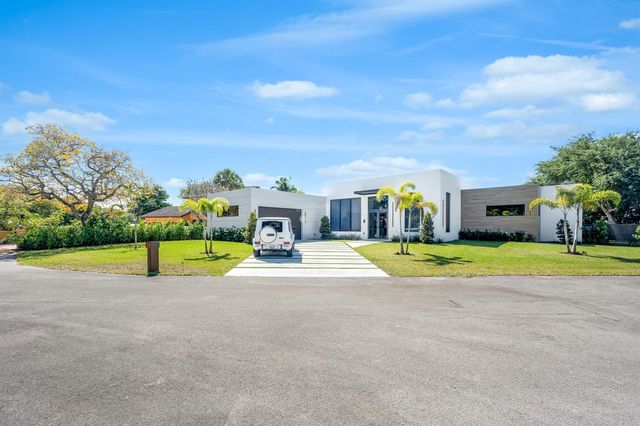 1000 SW 93rd Avenue, Plantation, FL 33324