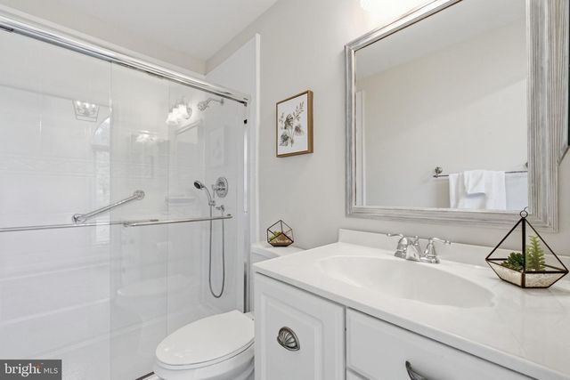 9723 S PARK CIR, Fairfax Station, VA 22039