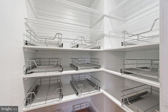 9723 S PARK CIR, Fairfax Station, VA 22039