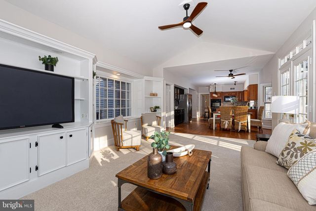 9723 S PARK CIR, Fairfax Station, VA 22039