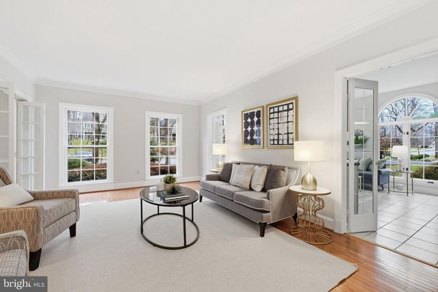 9723 S PARK CIR, Fairfax Station, VA 22039