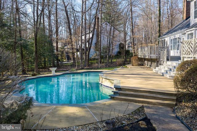 9723 S PARK CIR, Fairfax Station, VA 22039