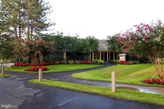 9723 S PARK CIR, Fairfax Station, VA 22039