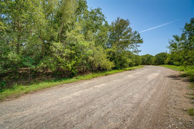 131 Arrowhead CT, Bastrop, TX 78602