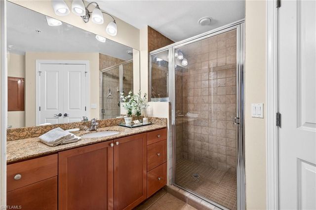 2825 Palm Beach BLVD # 215, Fort Myers, FL 33916