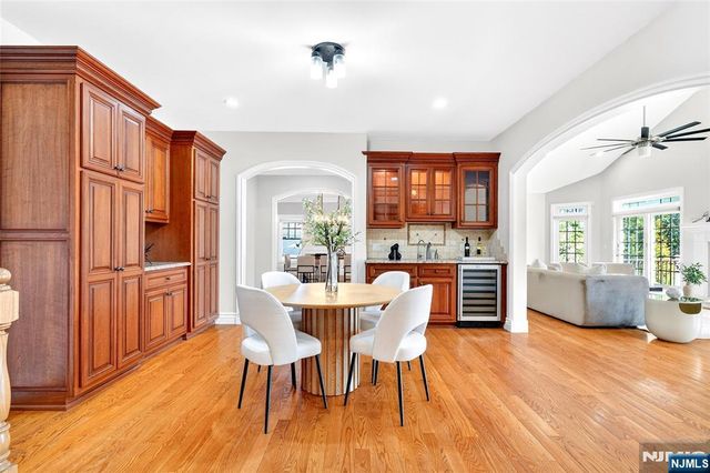 125 E Gramercy Place, Glen Rock, NJ 07452