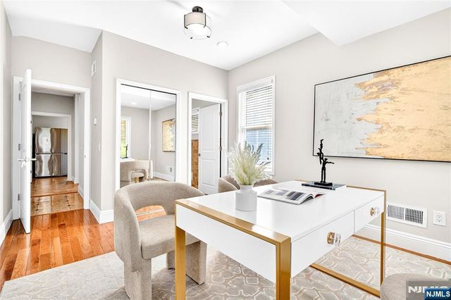 125 E Gramercy Place, Glen Rock, NJ 07452