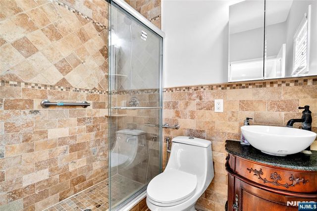 125 E Gramercy Place, Glen Rock, NJ 07452