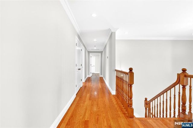 125 E Gramercy Place, Glen Rock, NJ 07452