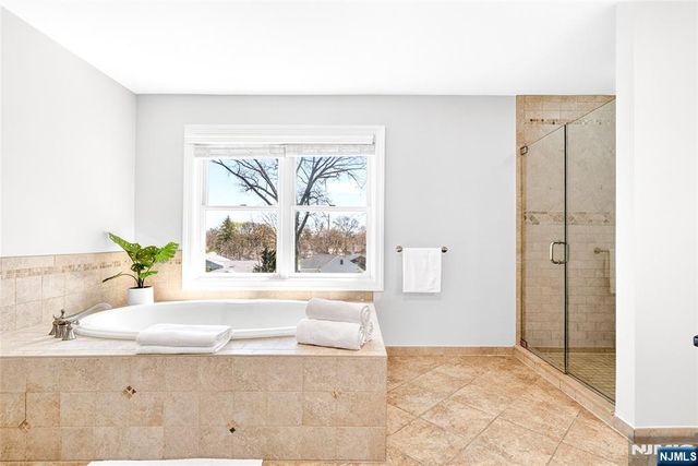 125 E Gramercy Place, Glen Rock, NJ 07452