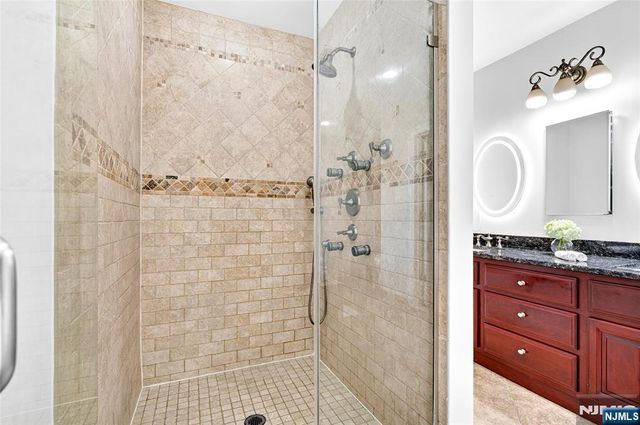 125 E Gramercy Place, Glen Rock, NJ 07452