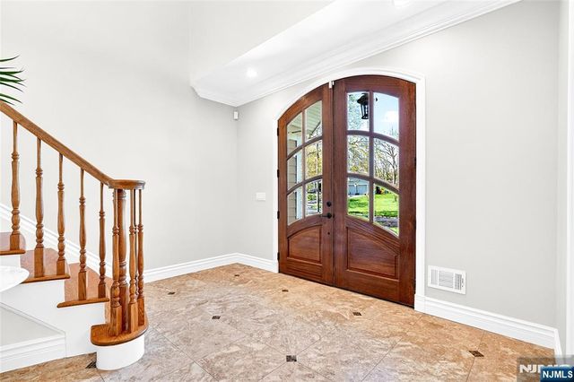 125 E Gramercy Place, Glen Rock, NJ 07452