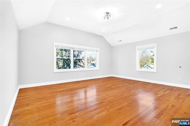 125 E Gramercy Place, Glen Rock, NJ 07452