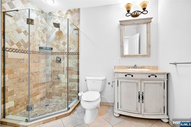 125 E Gramercy Place, Glen Rock, NJ 07452