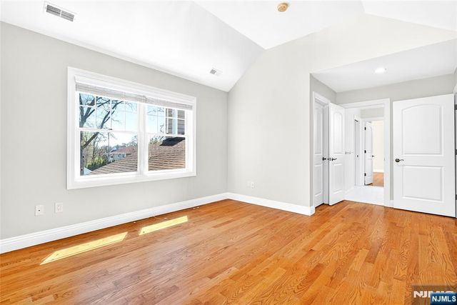 125 E Gramercy Place, Glen Rock, NJ 07452