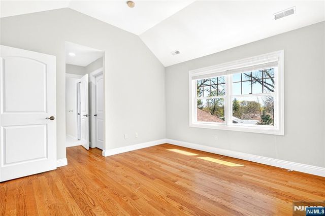 125 E Gramercy Place, Glen Rock, NJ 07452