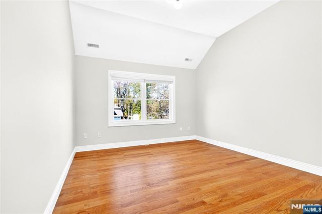 125 E Gramercy Place, Glen Rock, NJ 07452