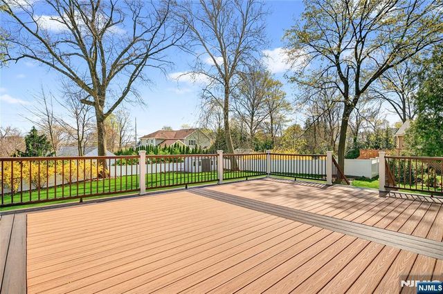 125 E Gramercy Place, Glen Rock, NJ 07452