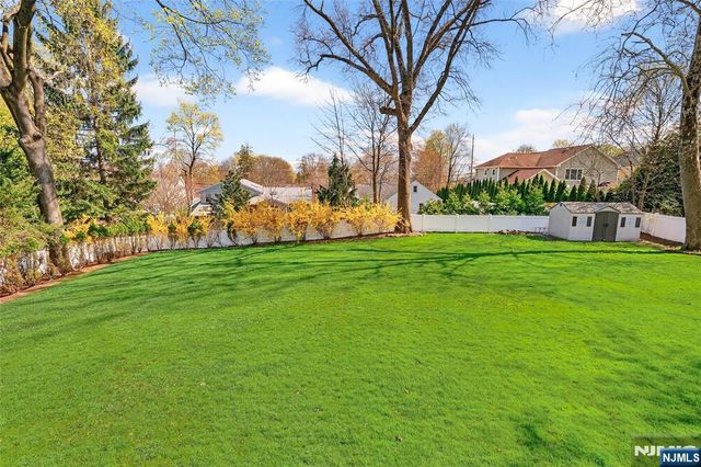 125 E Gramercy Place, Glen Rock, NJ 07452