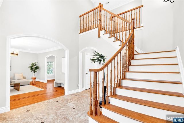 125 E Gramercy Place, Glen Rock, NJ 07452