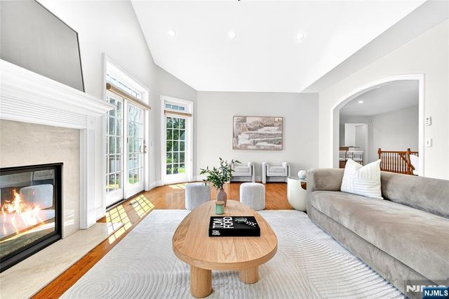 125 E Gramercy Place, Glen Rock, NJ 07452