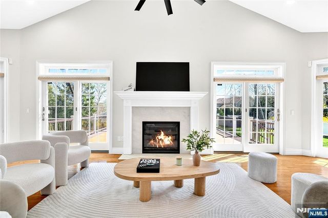 125 E Gramercy Place, Glen Rock, NJ 07452