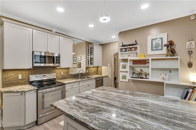 1334 Victoria Ave, New Kensington, PA 15068