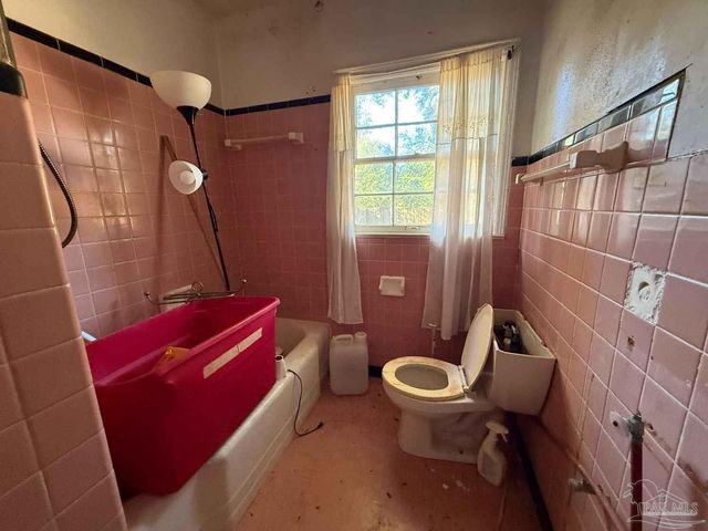 3914 W Gadsden St, Pensacola, FL 32505