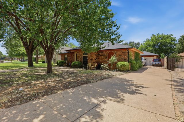 4214 Windhurst Drive, Arlington, TX 76015