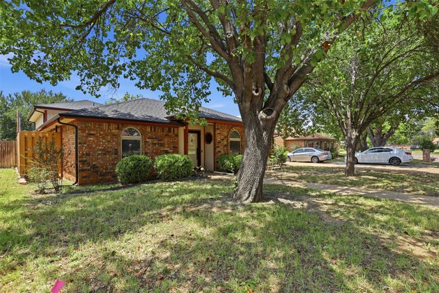 4214 Windhurst Drive, Arlington, TX 76015