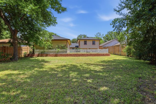 4214 Windhurst Drive, Arlington, TX 76015