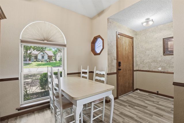 4214 Windhurst Drive, Arlington, TX 76015