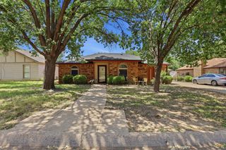 4214 Windhurst Drive, Arlington, TX 76015