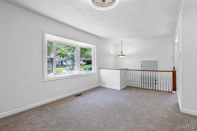 9544 Dana Avenue, Saint Louis, MO 63123