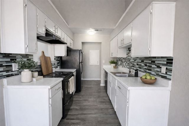 1122 Millview Drive 2001, Arlington, TX 76012