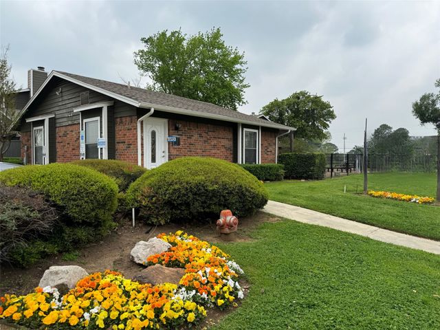 1122 Millview Drive 2001, Arlington, TX 76012