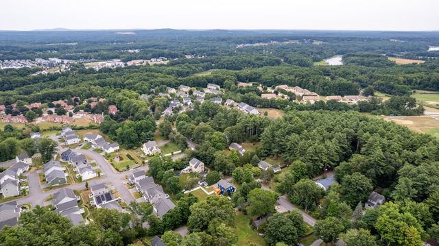 18 Leathers Lane, Dover, NH 03820