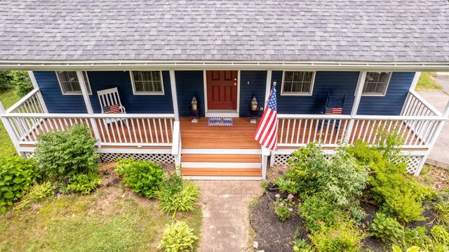18 Leathers Lane, Dover, NH 03820