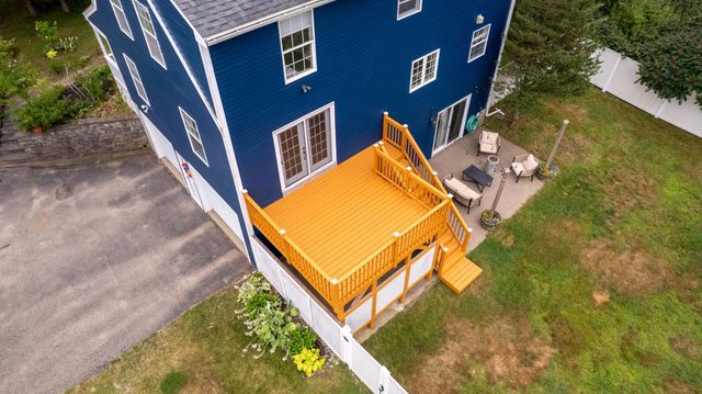 18 Leathers Lane, Dover, NH 03820
