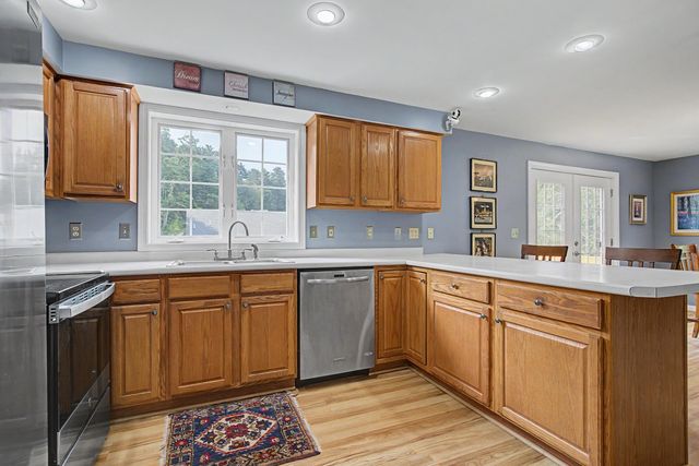 18 Leathers Lane, Dover, NH 03820