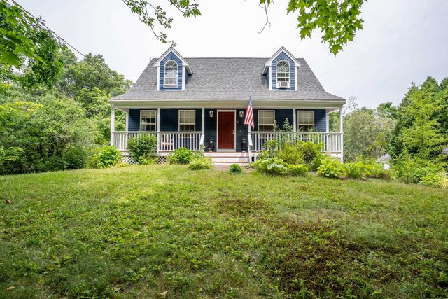 18 Leathers Lane, Dover, NH 03820
