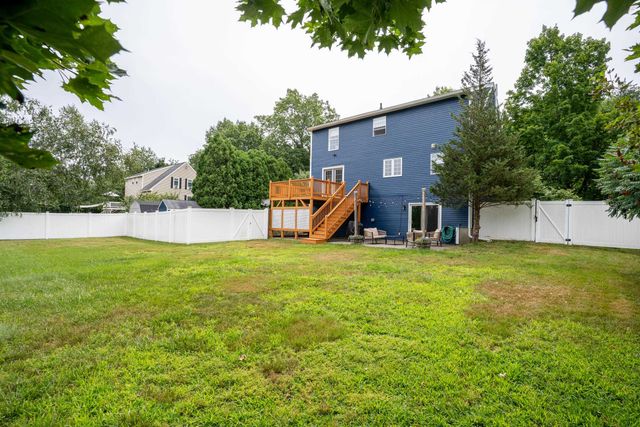18 Leathers Lane, Dover, NH 03820