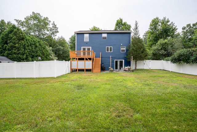 18 Leathers Lane, Dover, NH 03820
