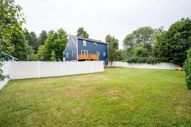 18 Leathers Lane, Dover, NH 03820