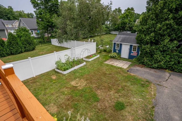 18 Leathers Lane, Dover, NH 03820
