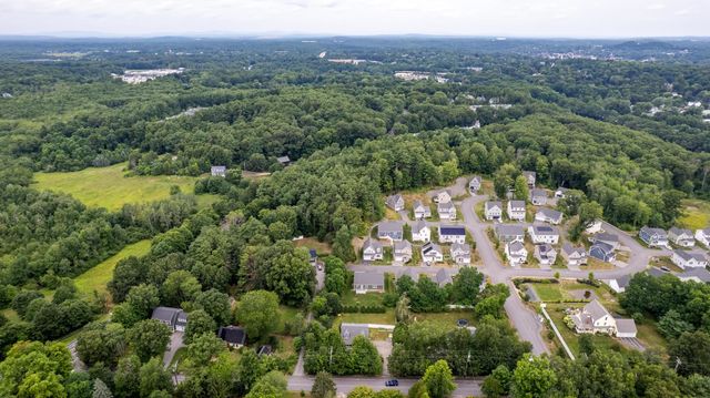 18 Leathers Lane, Dover, NH 03820