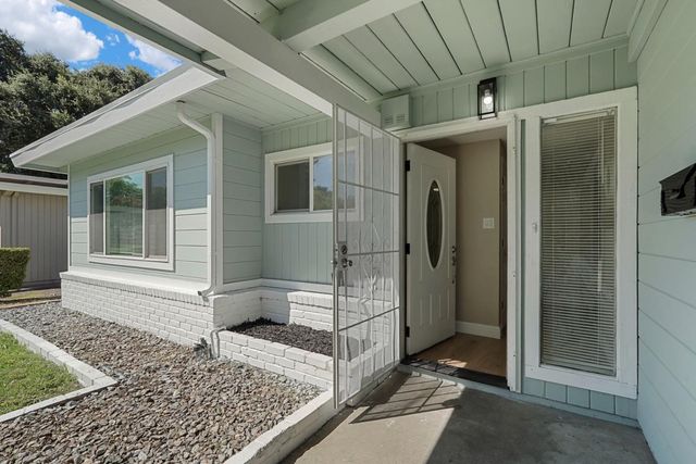 6327 N Pershing Ave, Stockton, CA 95207