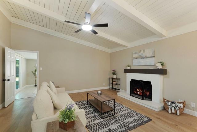 6327 N Pershing Ave, Stockton, CA 95207