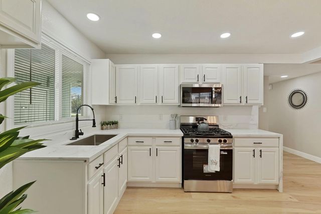6327 N Pershing Ave, Stockton, CA 95207