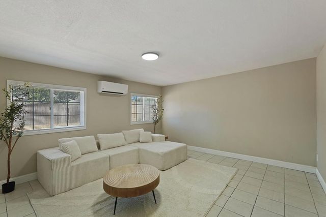 6327 N Pershing Ave, Stockton, CA 95207